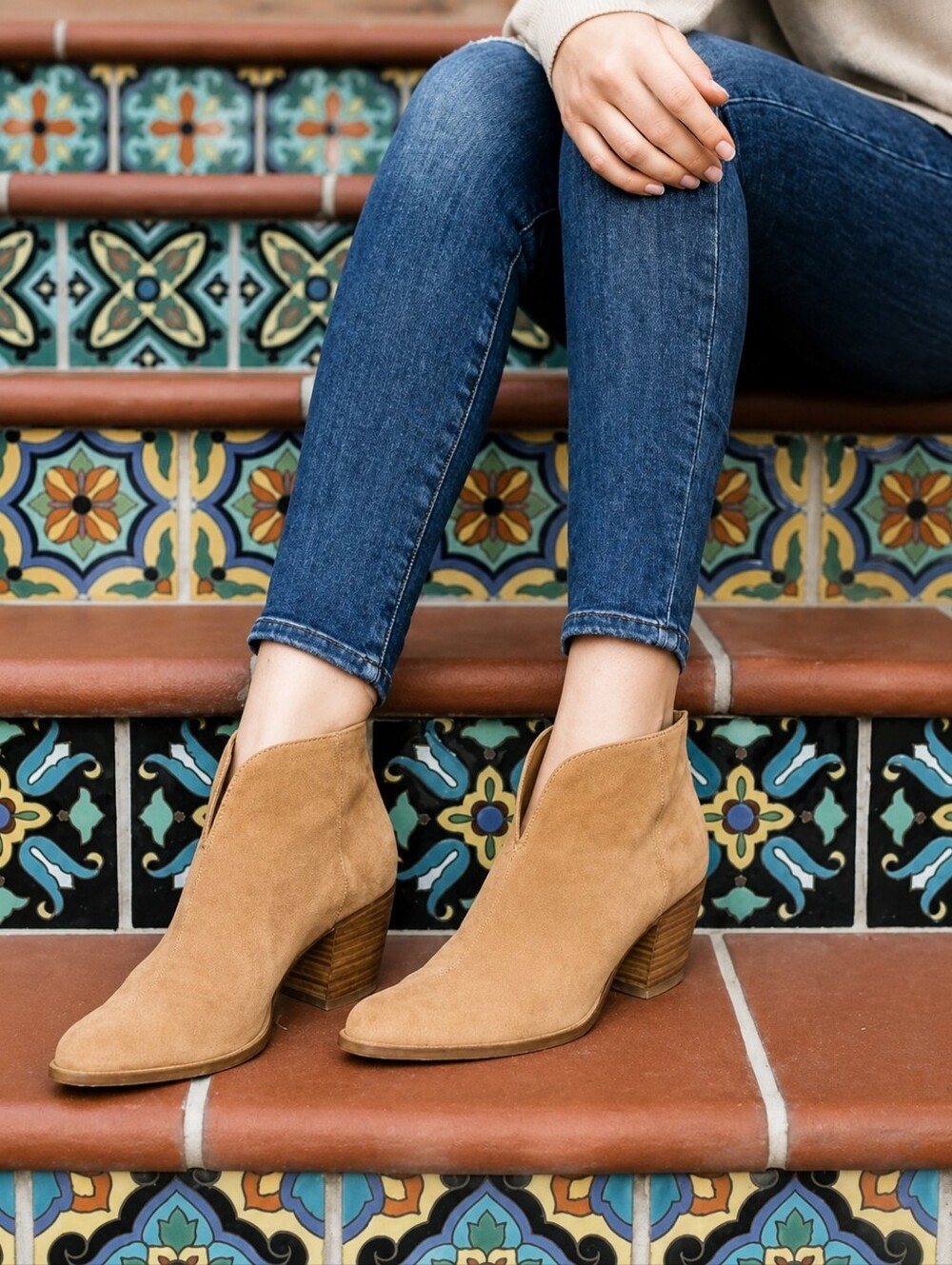Vince Havana Notch Booties Size 6